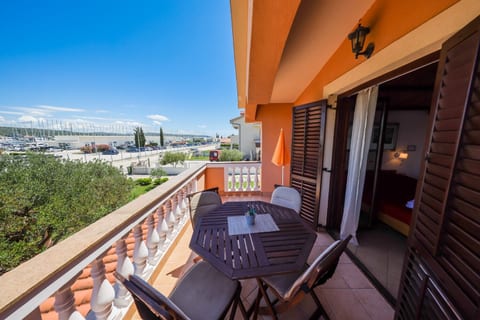 Apartments Vesna - Unit 372548-13