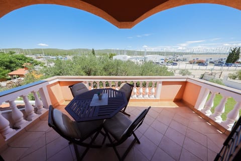 Apartments Vesna - Unit 372548-13