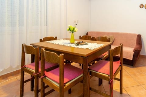 Apartment Per - Unit 372598-13