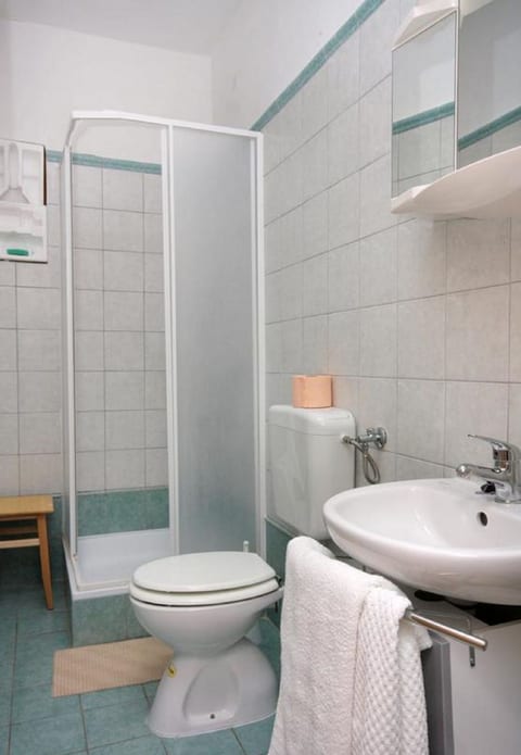 Apartment and Rooms Luka - Unit 372601-13