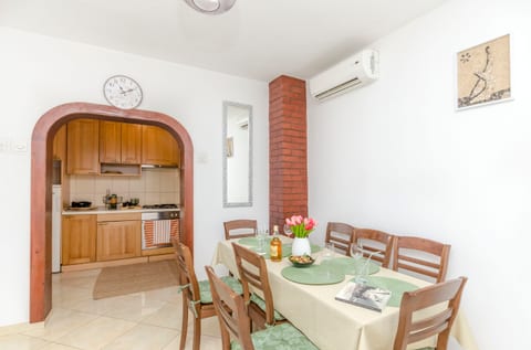 Apartments Nataša - Unit 372611-13