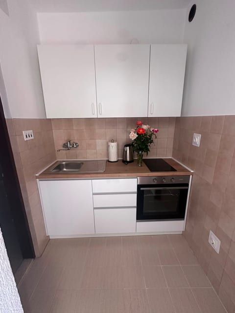 Apartment Verica - Unit 372644-13