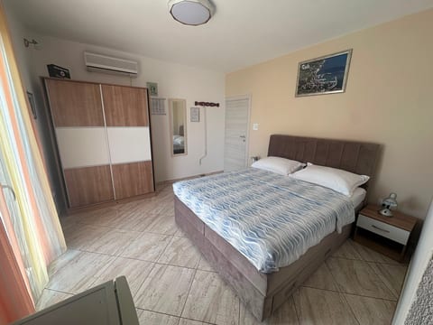 Apartment Verica - Unit 372644-13