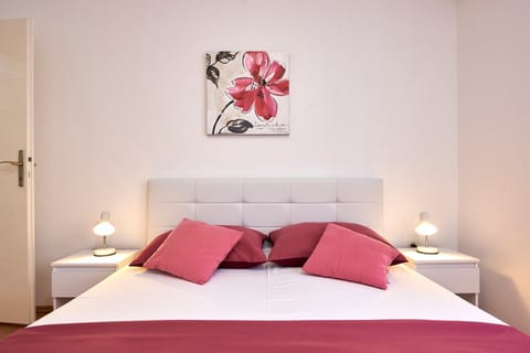 Apartment and Rooms Ivo - Unit 372659-13