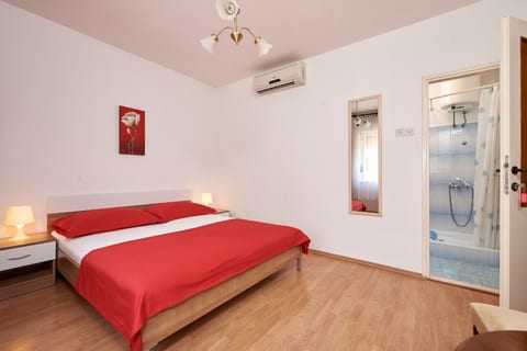 Apartment and Rooms Ivo - Unit 372660-13
