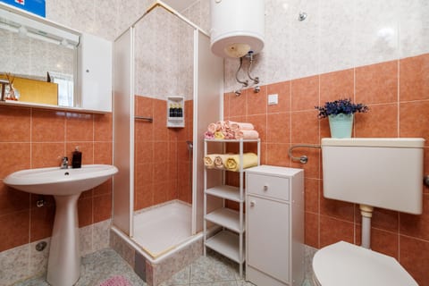 Apartment Dragica - Unit 372682-13