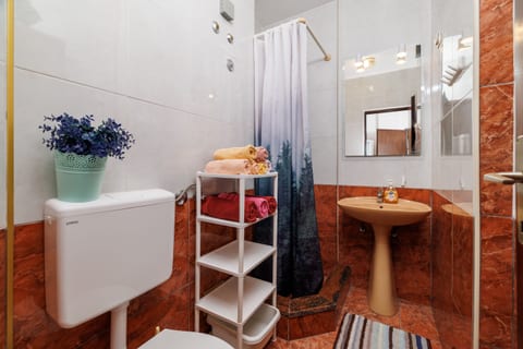 Apartment Dragica - Unit 372684-13
