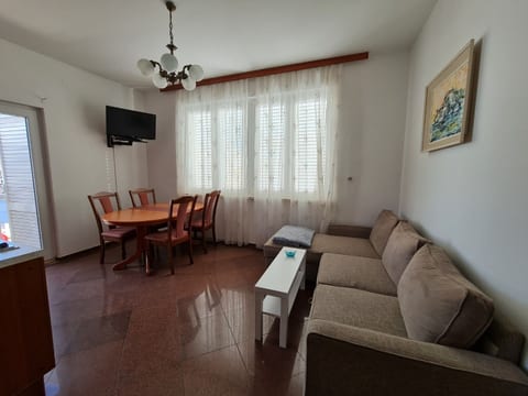 Apartments Dami - Unit 372710-13