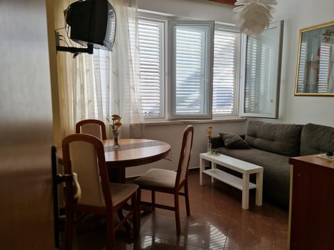 Apartments Dami - Unit 372711-13
