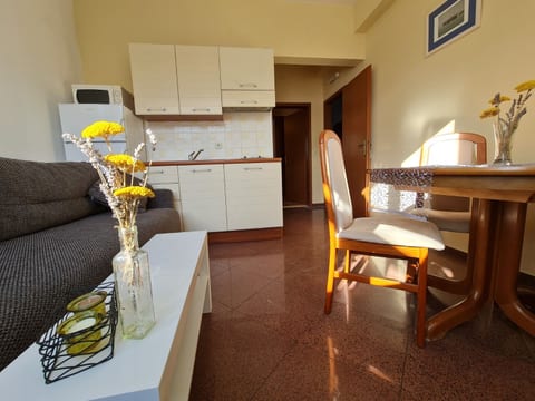 Apartments Dami - Unit 372711-13