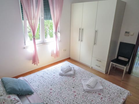 Apartments Eddie - Unit 372748-13