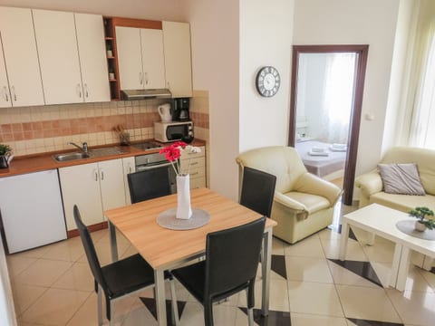 Apartments Eddie - Unit 372749-13