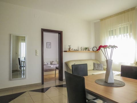 Apartments Eddie - Unit 372750-13