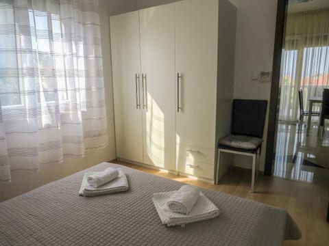 Apartments Eddie - Unit 372750-13
