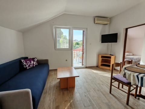 Apartment Ivy - Unit 372752-13
