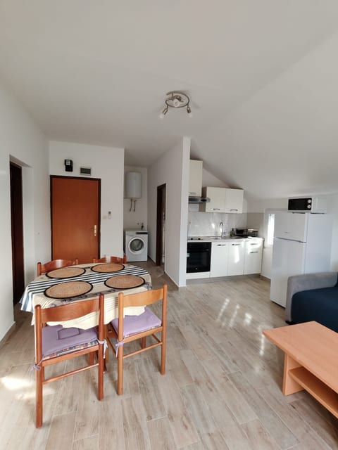 Apartment Ivy - Unit 372752-13