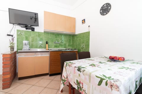 Apartments Sonja - Unit 372757-13