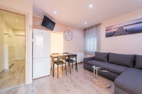 Apartments Tomo - Unit 372775-13