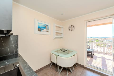 Apartments Tomo - Unit 372776-13