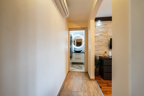 Apartments Tomo - Unit 372777-13