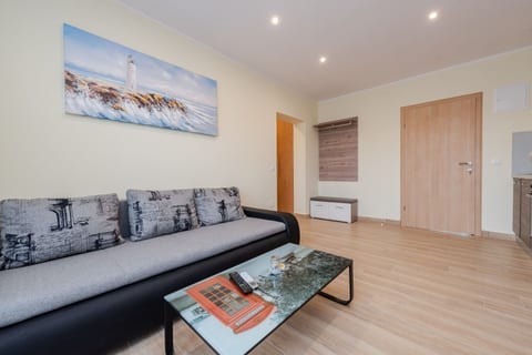 Apartments Tomo - Unit 374513-13