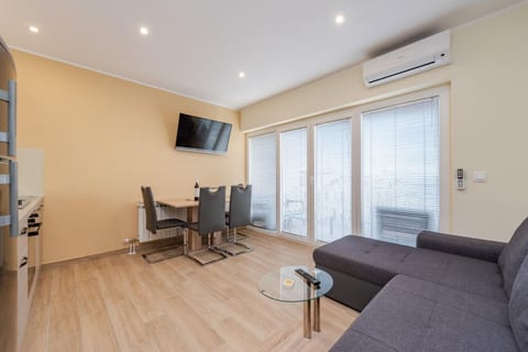 Apartments Tomo - Unit 374514-13