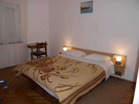 Apartments Mirko - Unit 372782-13