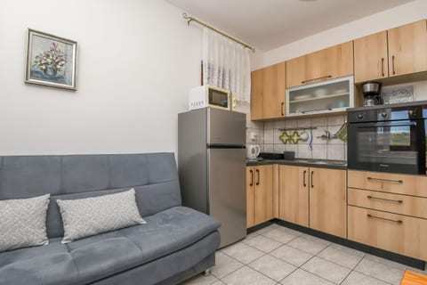 Apartment Ivo - Unit 372809-13