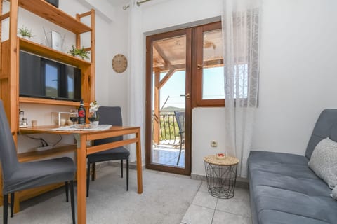 Apartment Ivo - Unit 372809-13