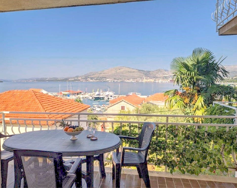 Apartment Biserka - Unit 372814-13