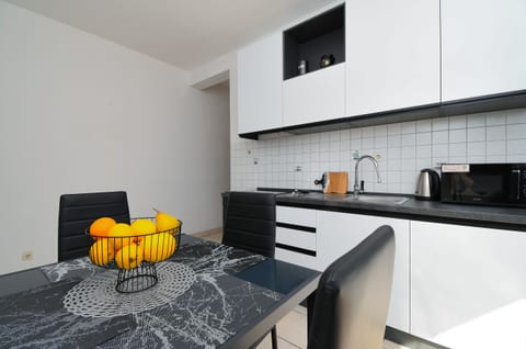 Apartment Biserka - Unit 372814-13