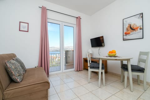 Apartment Biserka - Unit 372815-13