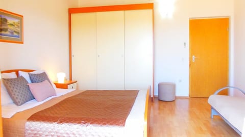 Apartments Bor - Unit 372846-13