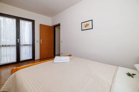 Apartment Renata - Unit 372848-13