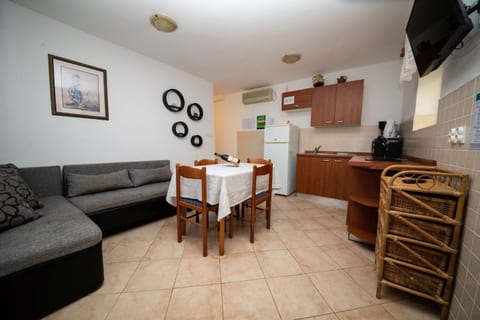 Apartment Ivona - Unit 372849-13