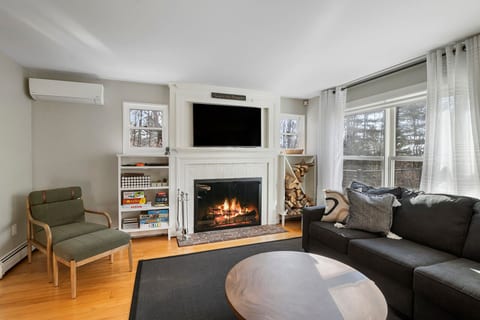 LiviMain floor living room