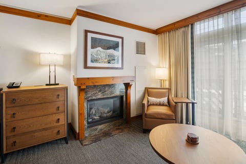 *370/372 Adjoining Studios @Spruce Peak