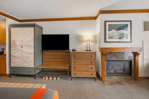 *370/372 Adjoining Studios @Spruce Peak