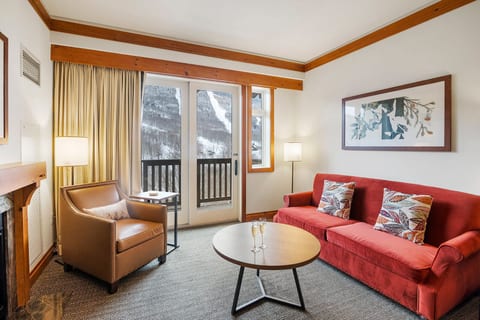 1517 Spruce Peak