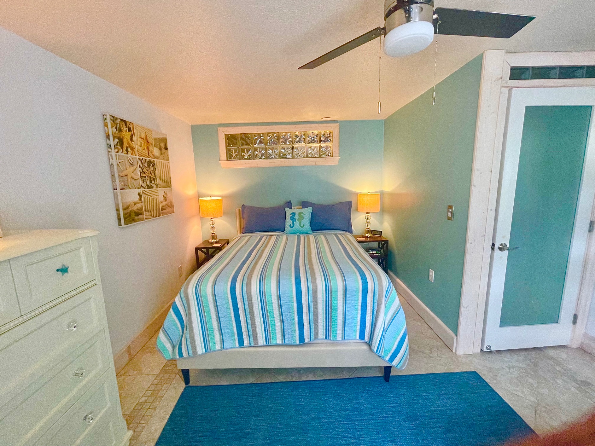 The Salty Kiss - Cabana Suite 