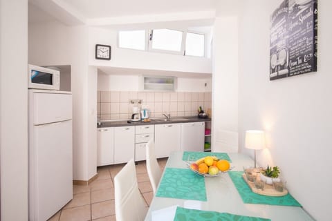 Apartment Polo - Unit 372872-13