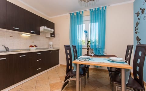 Apartment Brusic - Unit 372883-13