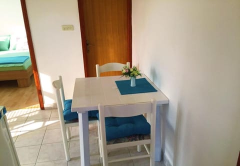 Apartment Mir - Unit 372891-13