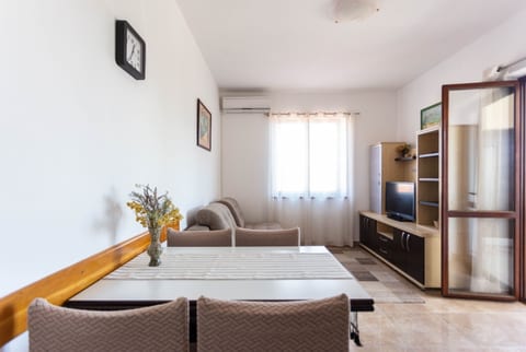 House Milka - Unit 372912-13