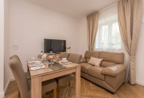 Apartment Teresa - Unit 372917-13