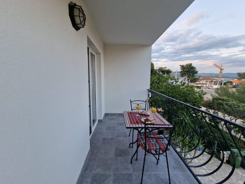 Apartments Sandra - Unit 372936-13