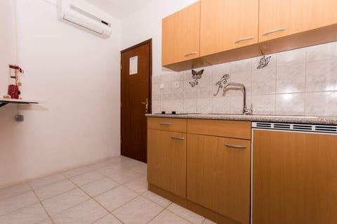 Apartments Sandra - Unit 372938-13