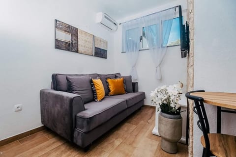 Apartments Sandra - Unit 372939-13