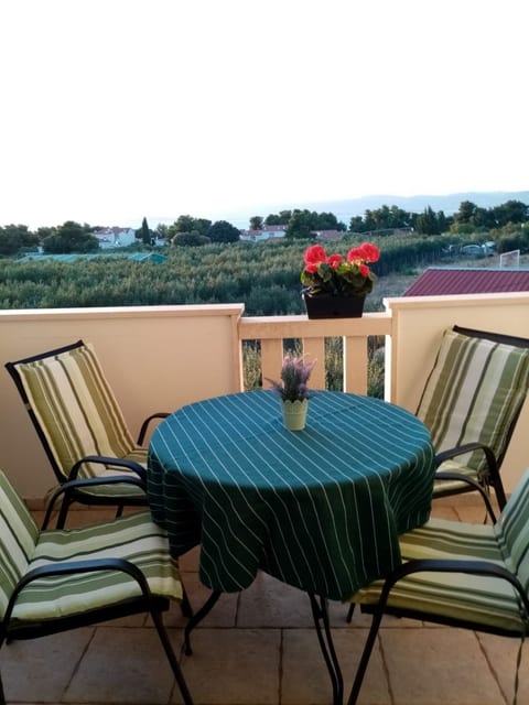 Apartment Lado - Unit 372944-13