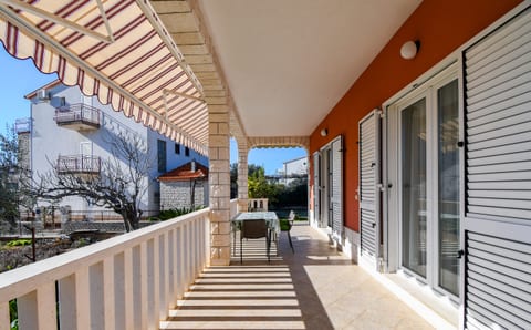 House VesnaD - Unit 372945-13